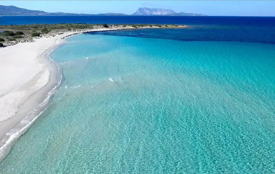 Villetta vista mare e tavolara Porto San Paolo  Italia